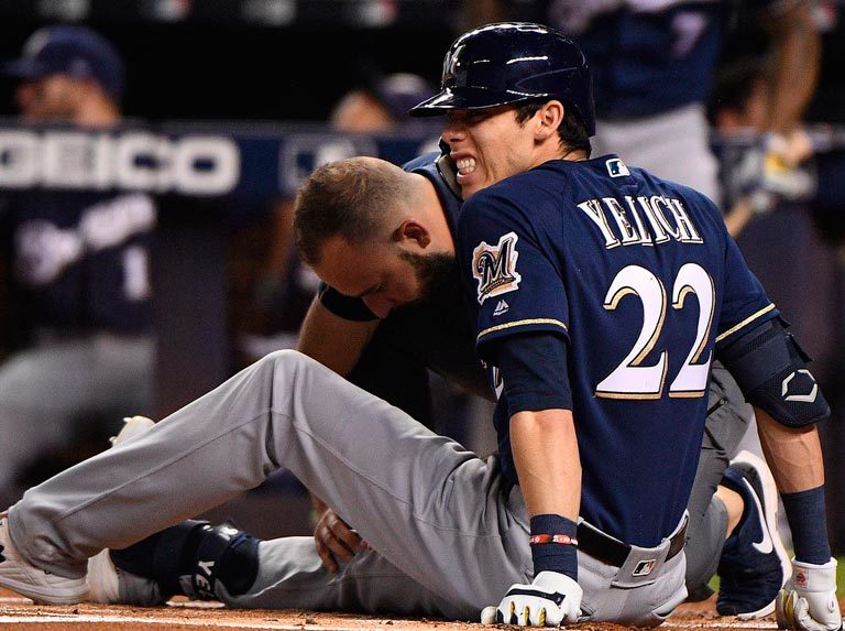 Yelich fuera el resto del año por fractura en la rodilla