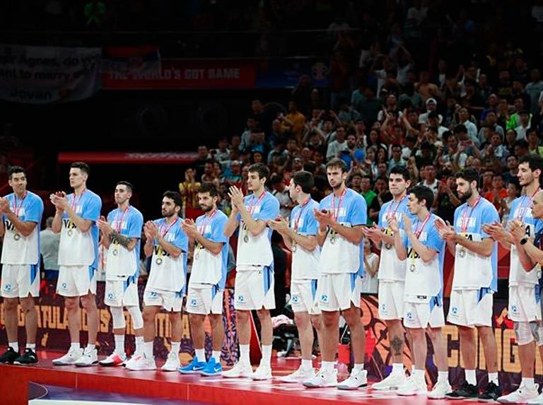 Selección de baloncesto argentina llegó a Buenos Aires