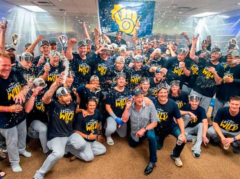 Cerveceros de Milwaukee aseguraron boleto a playoffs