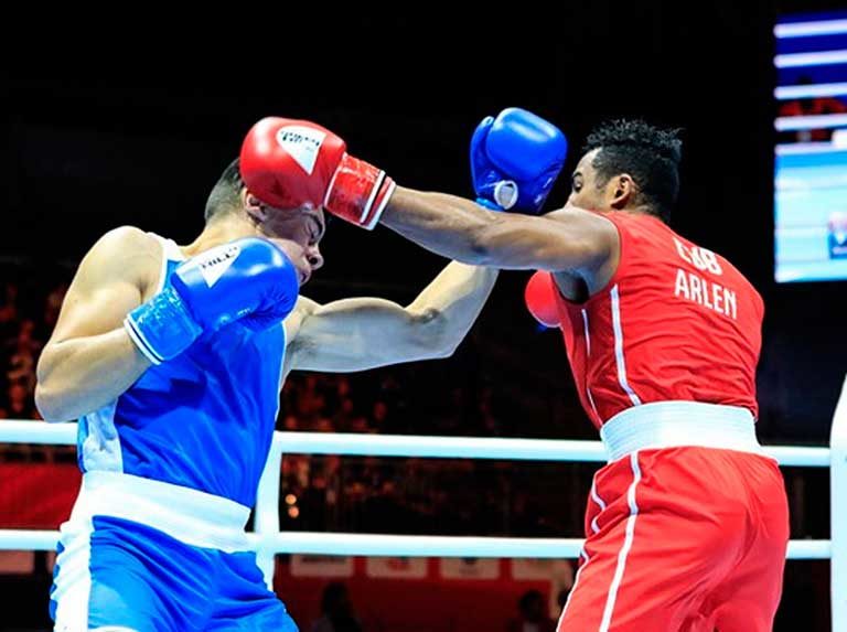 Jornada casi perfecta para cubanos en Mundial de Boxeo