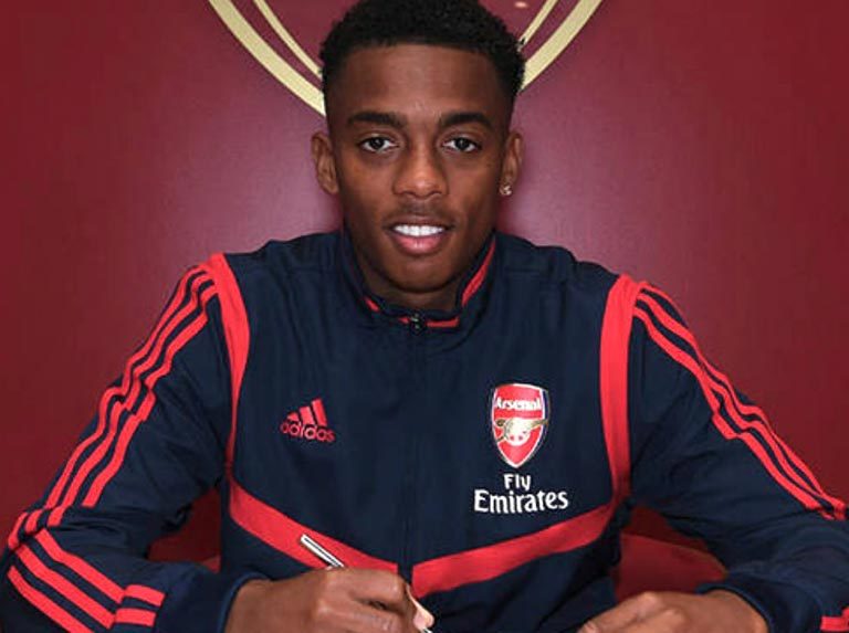 Arsenal renovó al joven centrocampista Joe Willock
