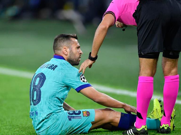 Jordi Alba salió lesionado en partido ante el Dormund