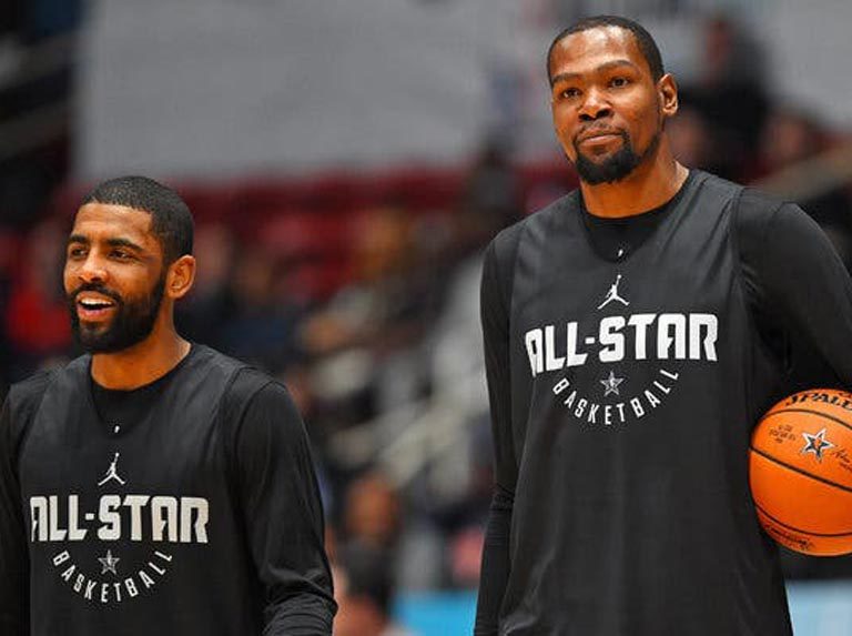Kyrie Irving y Kevin Durant son duda para empezar la temporada