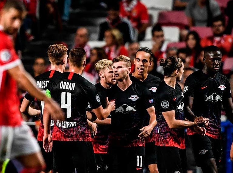 Leipzig derrotó al Benfica y es líder del Grupo G