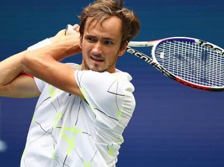 Medvedev jugará ante Coric su quinta final consecutiva