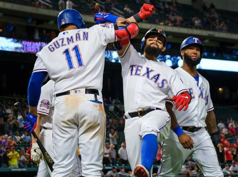 Odor sacudió jonrón en victoria de Texas