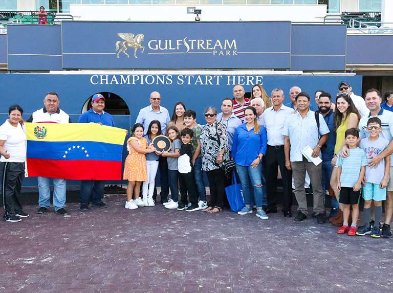 Víctor-Barboza-campeón---@GulfstreamPark-29-09-2019-Líder-Página-14-nota-principal