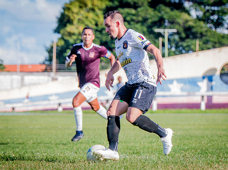 Robert Hernández condujo el triunfo del Caracas
