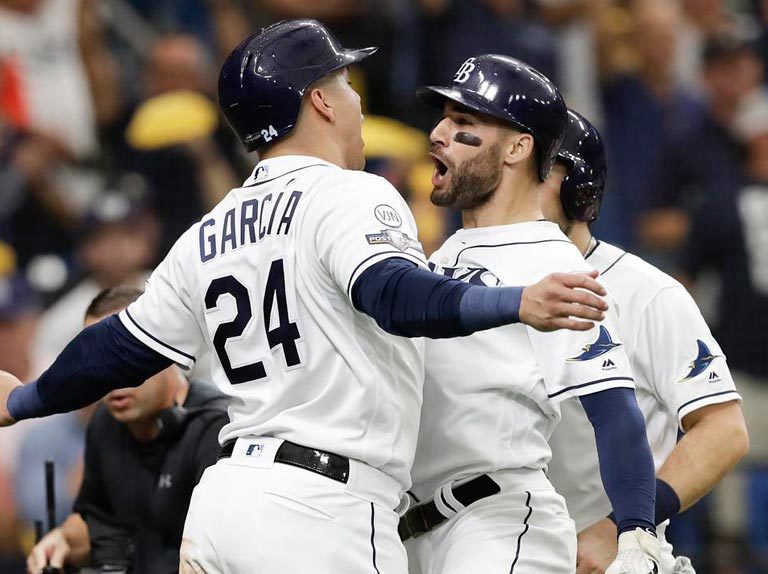 Rays castigaron a Greinke y obligaron el Juego 4