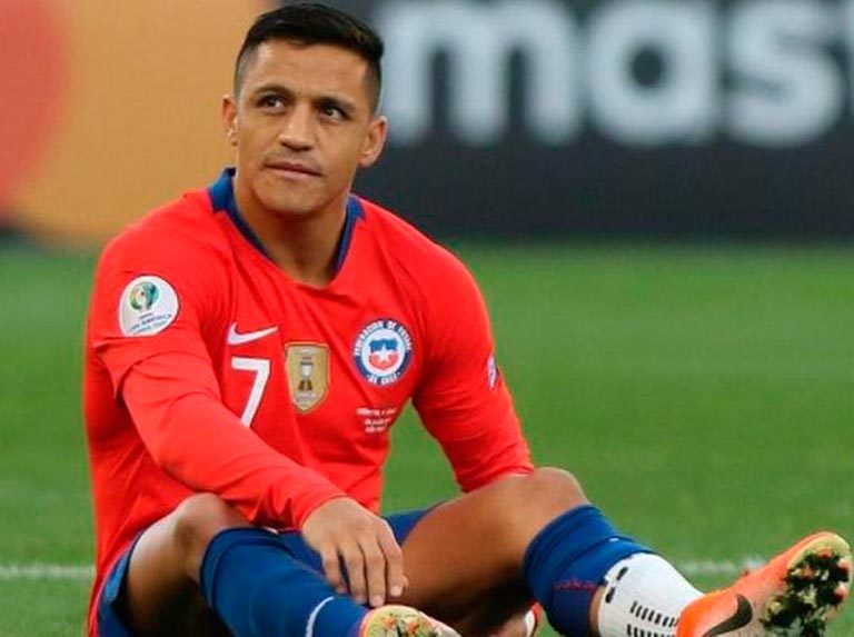 Alexis Sánchez visitó el quirófano