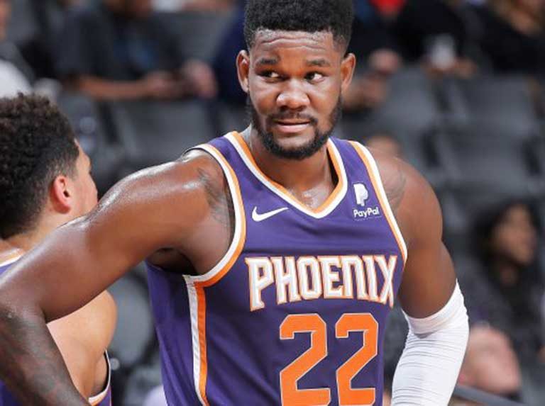 Ayton suspendido 25 partidos al utilizar un diurético