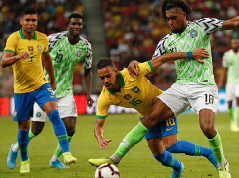 Un Brasil sin brillo no pasó del empate contra Nigeria