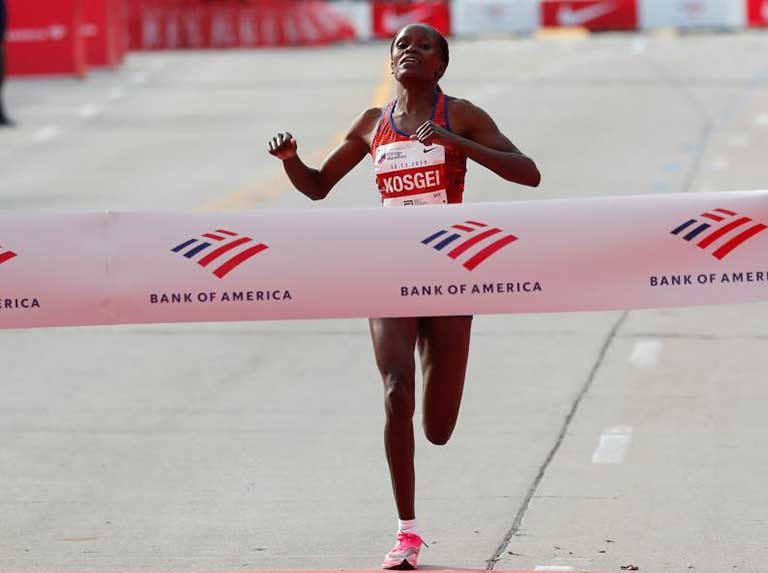 Keniana Brigid Kosgei bate el récord del mundo de maratón