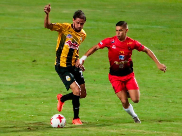 Táchira y Caracas  pisan firme en el Clausura