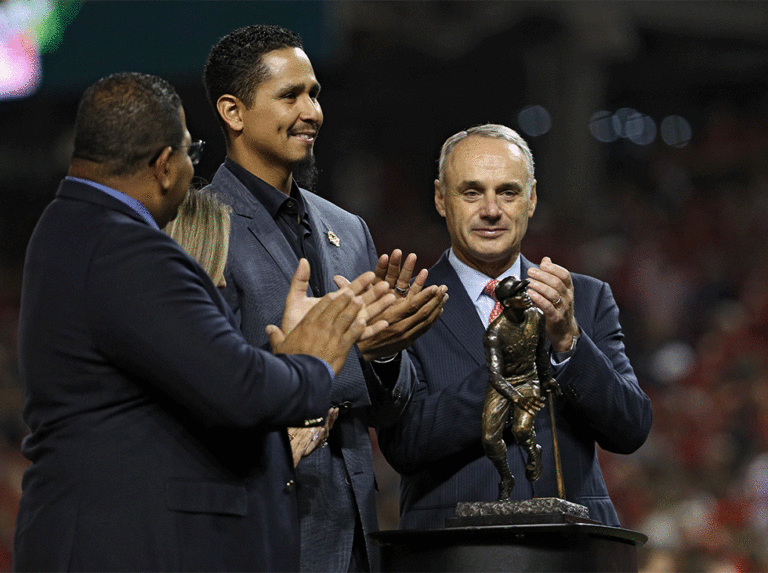 El premio Roberto Clemente cayó en muy buenas manos