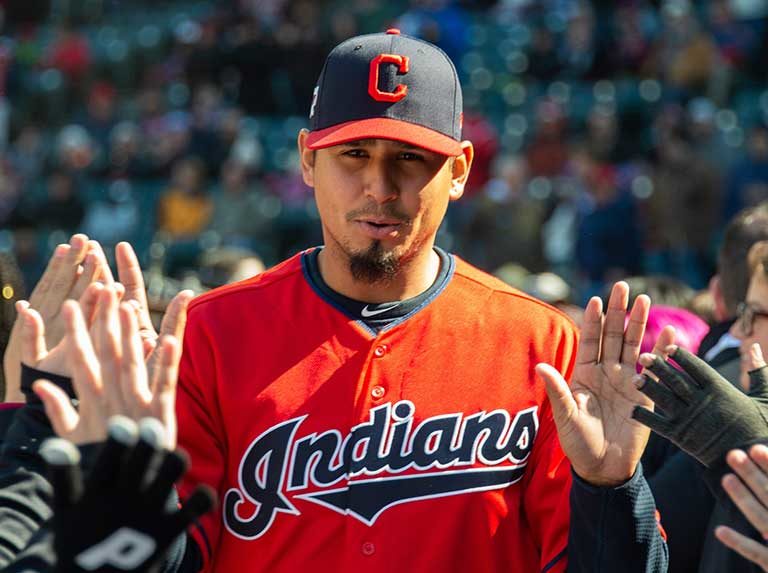 Carlos Carrasco galardonado con el «Roberto Clemente»