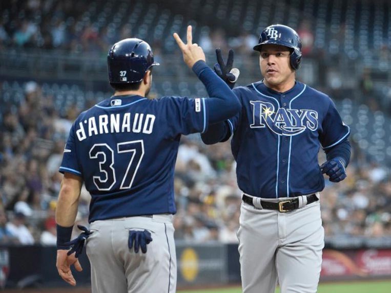 Rays apuestan al pitcheo y Atléticos a la ofensiva