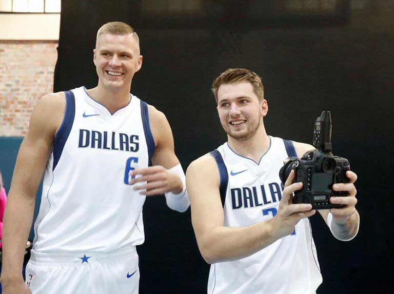 Porzingis y Doncic alimentan las esperanzas de los Mavericks