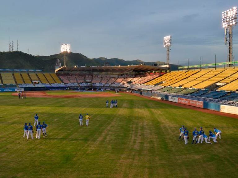 Siete clubes abren sus campos