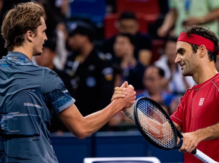 Zverev avanzó a semifinales de Shanghái tras eliminar a Federer