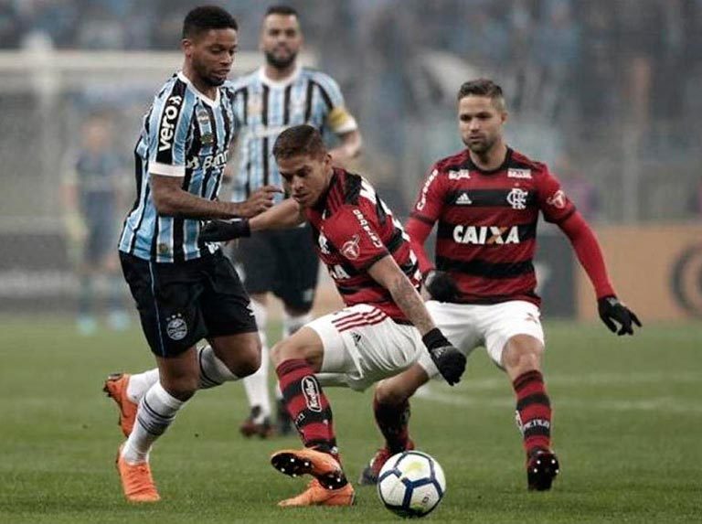 Flamengo y Gremio definen en Maracaná el pase a la final de la Libertadores