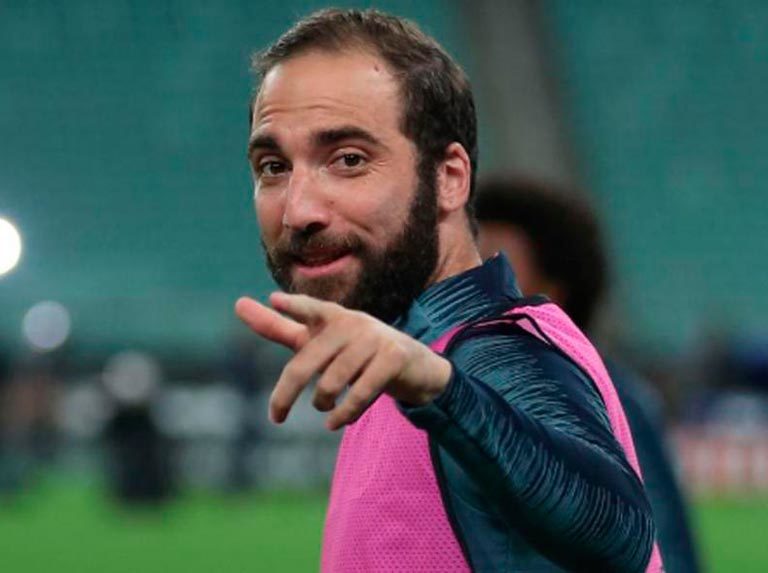 Higuaín regresa a Argentina tras informar a la Juve