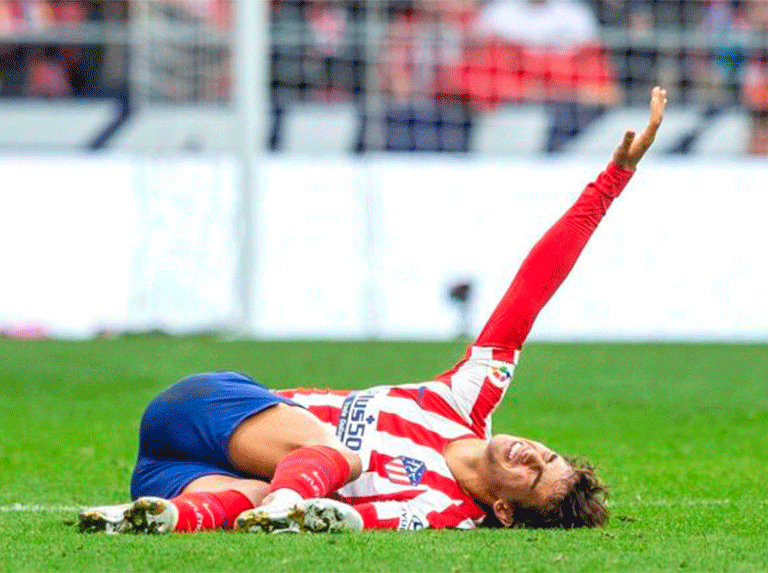 Joao Félix se retiró lesionado del Atlético-Valencia