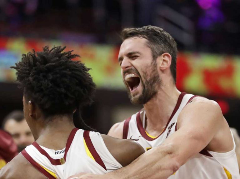 Love y Thompson se lucieron en victoria de Cleveland
