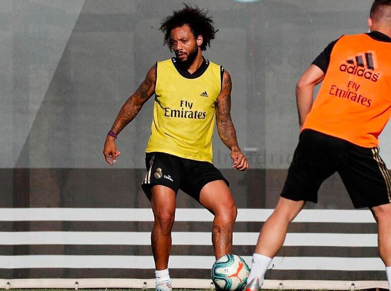Mendy trabajó con balón y Marcelo una parte con el grupo