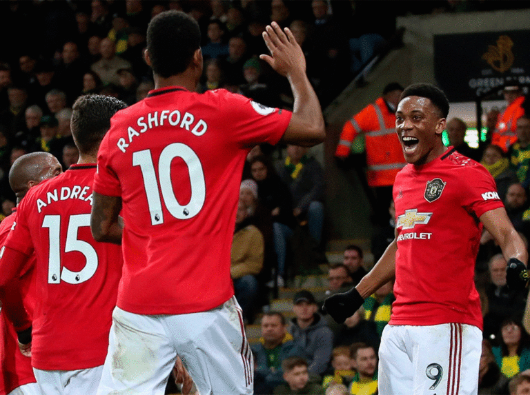 Rashford invita a sanitario a un partido del Manchester United