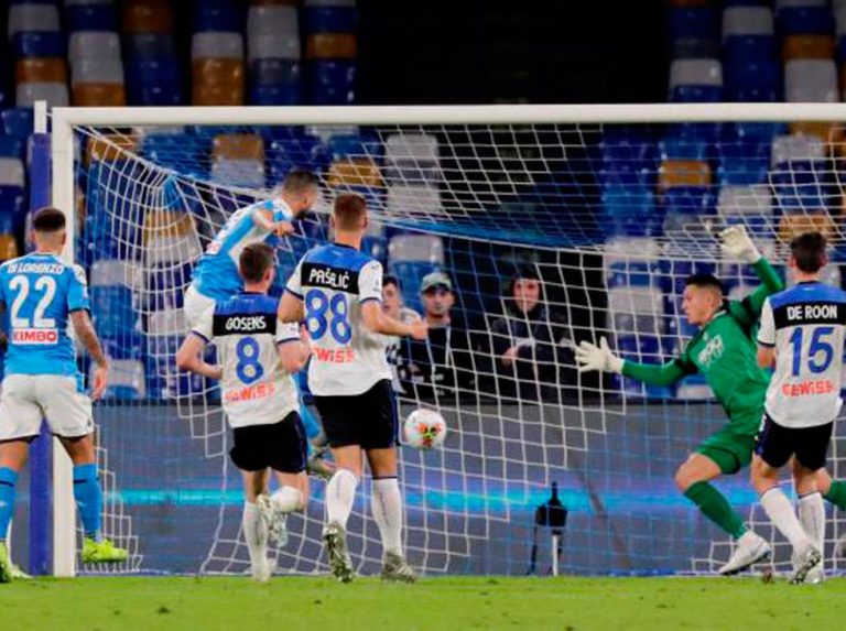 Nápoles y Atalanta empataron en San Paolo entre polémicas