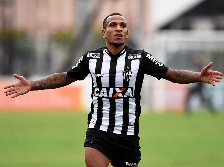 Otero venció a Soteldo en duelo de venezolanos