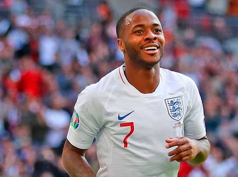 Raheem Sterling celebró la renuncia del presidente de la federación búlgara