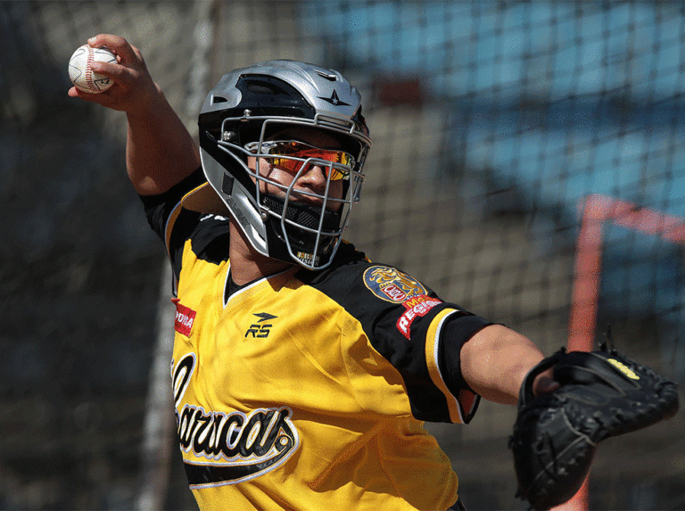 Cabrera se uniformó con los melenudos