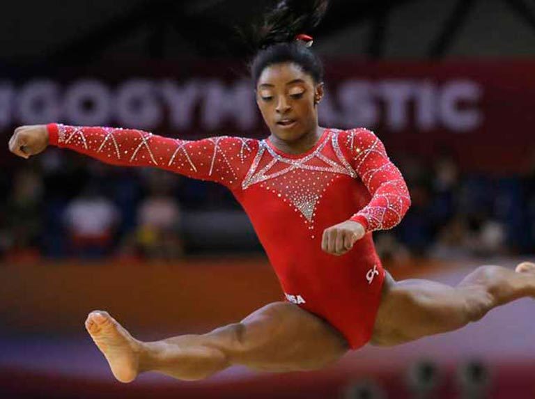 Simone Biles selló su quinto título mundial