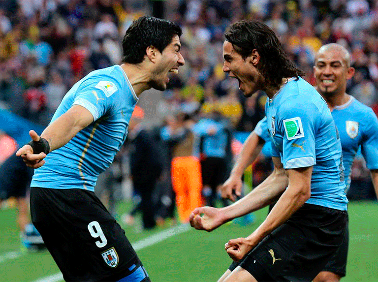 Suárez y Cavani, las novedades en la convocatoria charrúa