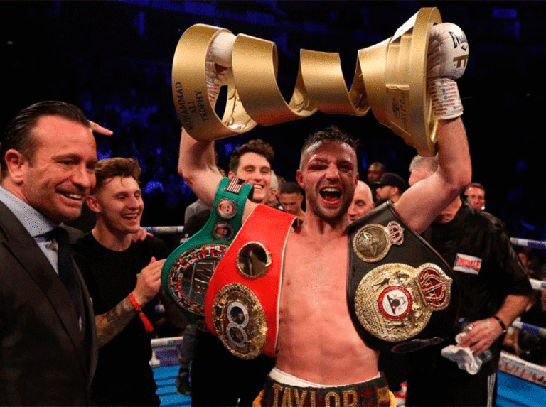 Taylor le arrebató las dos coronas a Prograis