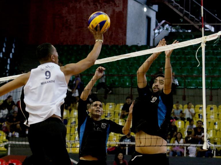Miranda y Libertad se titularon en el voleibol