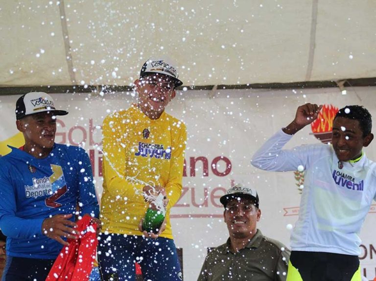 Jhonny Araujo se coronó en Vuelta Chamba Juvenil