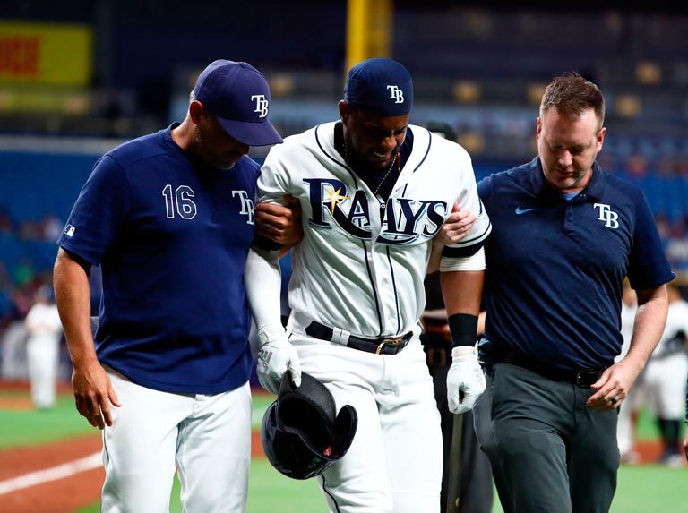 Yandy Díaz salió lesionado del pie izquierdo en el Juego 3