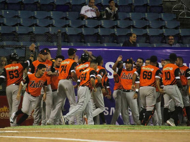 Las Águilas lideran la tabla con autoridad