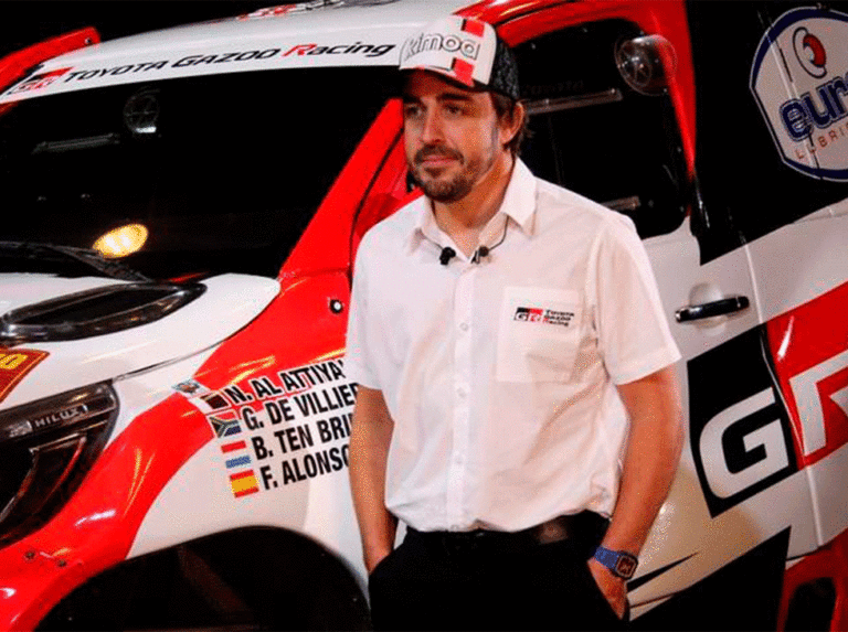 Fernando Alonso es cuarto en la primera etapa del Rally Ula Neom