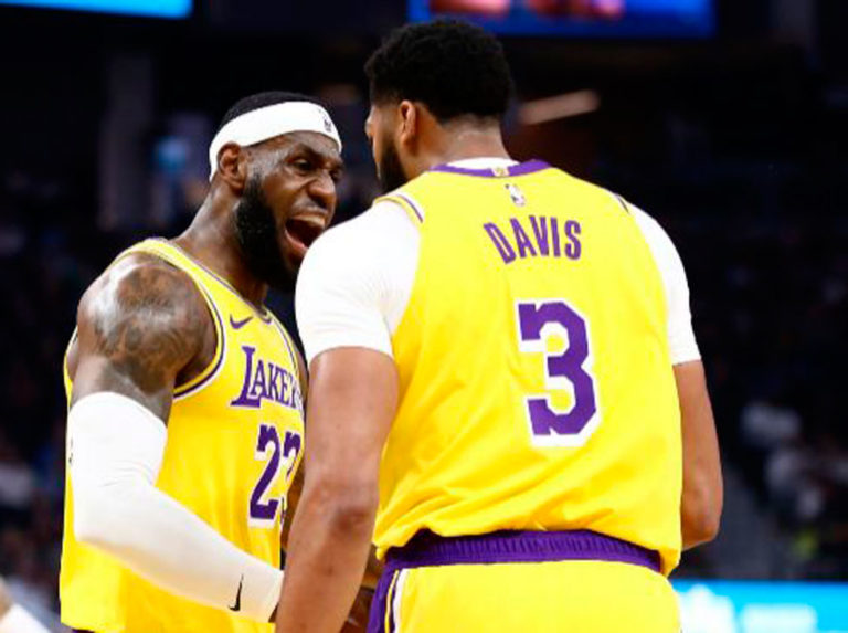 Davis y James llevan a los Lakers a su décima victoria