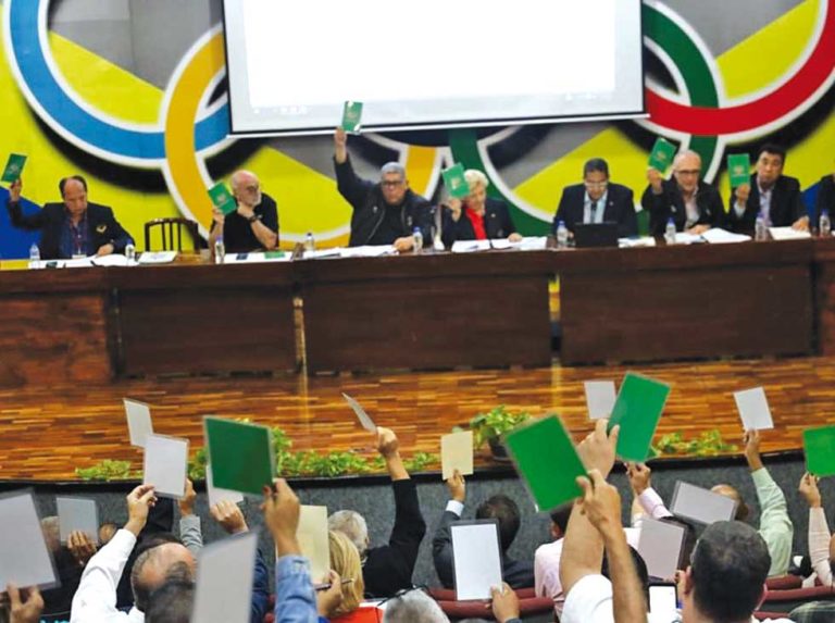 ¿Gobierno deportivo paralelo en el COV?