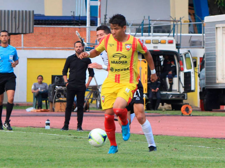 Aragua sacó provecho  a la fragilidad del Caracas