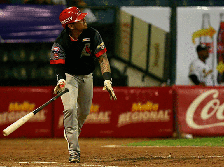 Cardenales se impuso a Leones y se acercó al primer lugar
