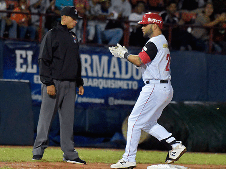 Cardenales blanqueó a Caribes en primero de doble cartelera