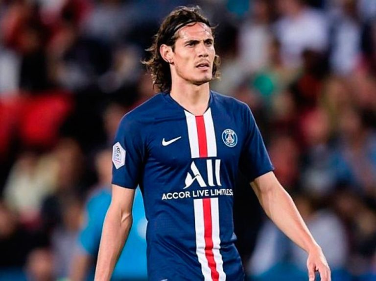 Cavani regresa a la titularidad