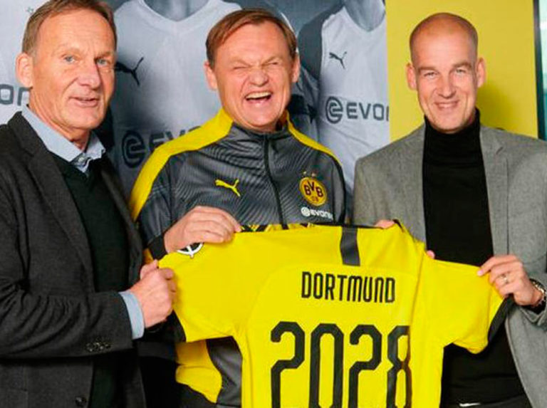 Dortmund renovó por cinco años contrato con Puma
