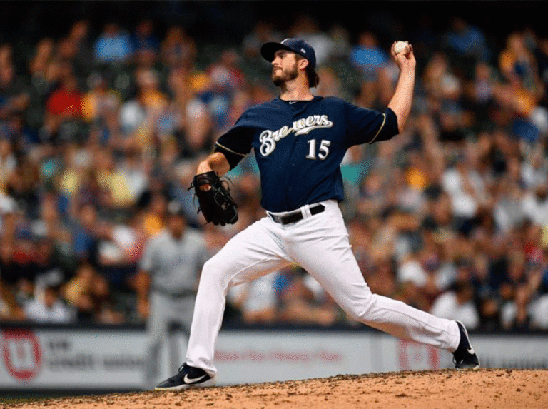 Pomeranz firmó con Padres por 4 años